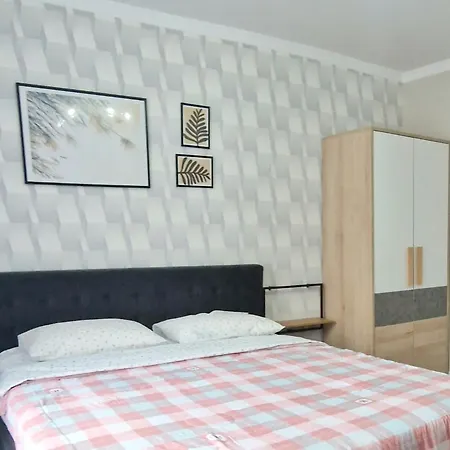 2 Bedrooms Apart. Near Unic On Ismail Street. Appartamento